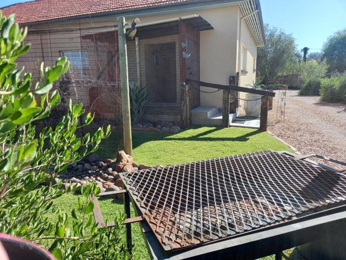 Mitat Guesthouse Beaufort West Exterior foto